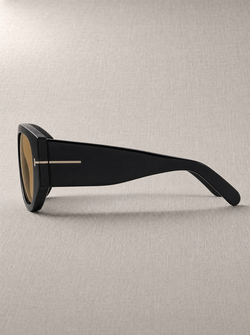 The Oversized Aviator