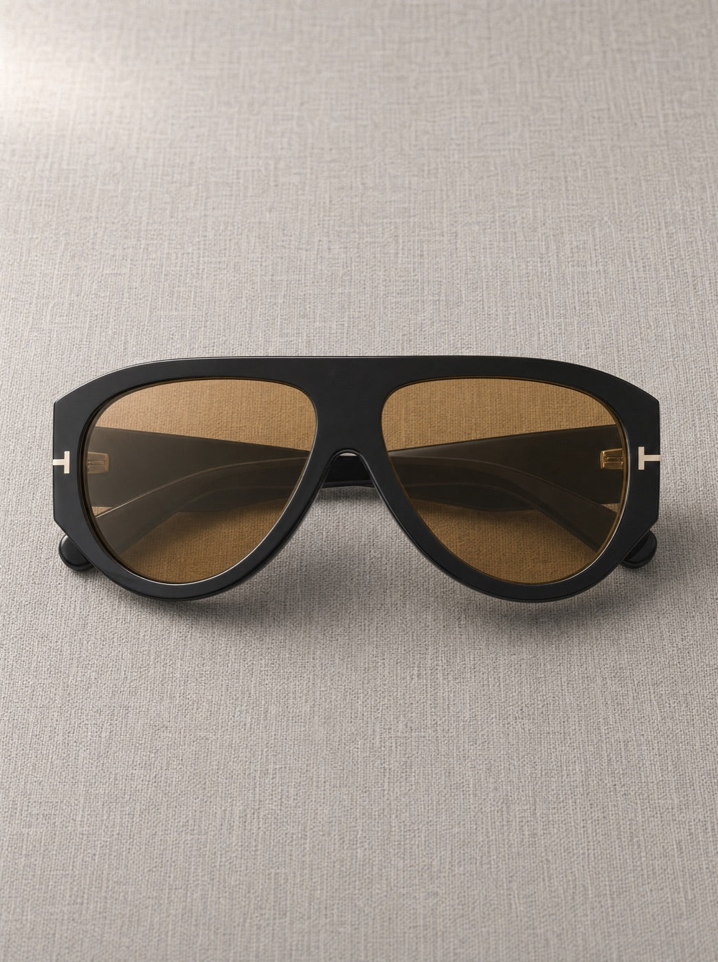 The Oversized Aviator